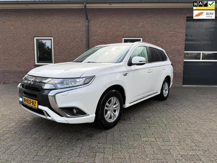 Mitsubishi Outlander 2.4 PHEV Pure, Auto's, Mitsubishi, Te koop, Outlander, 4x4, ABS, Achteruitrijcamera, Airbags, Airconditioning