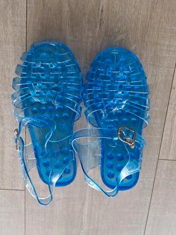 Waterschoenen maat 30 beschikbaar voor biedingen