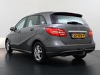 Mercedes-Benz B-klasse 180 Ambition Navigatie Trekhaak Autom, Gebruikt, Euro 6, 4 cilinders, Zilver of Grijs