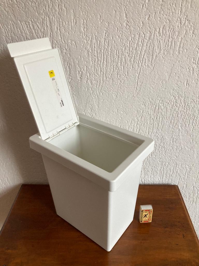 Klein wit mini prullenbakje + klepje kunststof lichtgewicht, Huis en Inrichting, Woonaccessoires | Prullenbakken, Kunststof, Ophalen of Verzenden