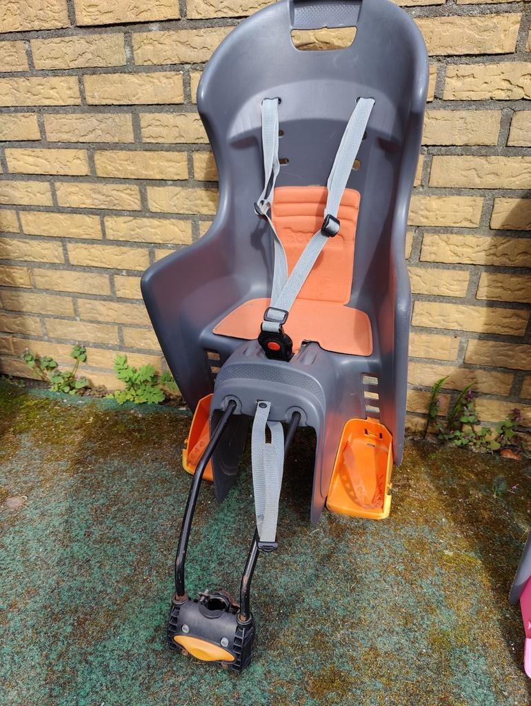 Polisport kinderfietszitje - oranje, Fietsen en Brommers, Fietsaccessoires | Fietsstoeltjes, Ophalen, Achterzitje, Gebruikt, 9 t/m 18 kg