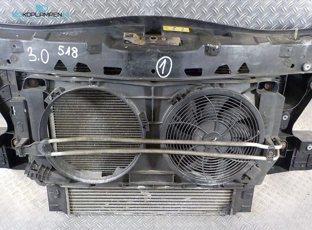 Mercedes Sprinter W906 Voorfront koelerpakket radiateur, Ophalen, Gebruikt, -, Bumper