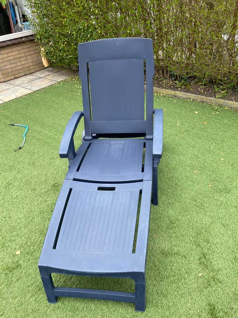 Te koop blauw ligbed, Tuin en Terras, Ligbedden, Ophalen of Verzenden, Gebruikt, Kunststof