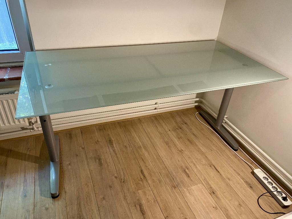 Bureau Glas Ikea, Ophalen, 160 cm, Gebruikt, In hoogte verstelbaar