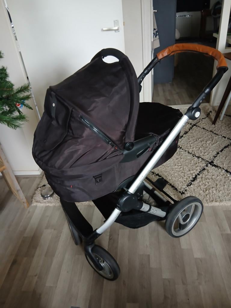 Mutsy Evo kinderwagen met reiswieg - Zwart/Bruin, Ophalen, Gebruikt, Combiwagen, Mutsy
