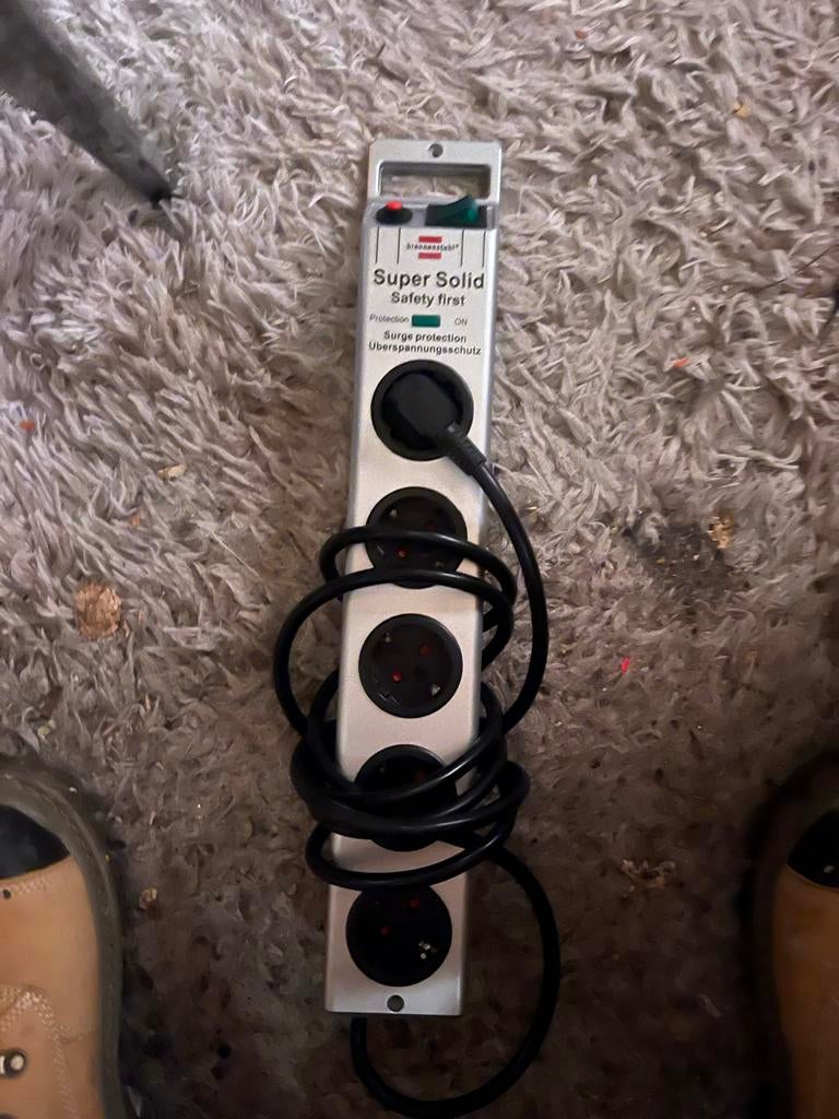 Brennenstuhl Super Solid Stekkerdoos met Overspanningsbeveil, Ophalen of Verzenden, Gebruikt, Stopcontact
