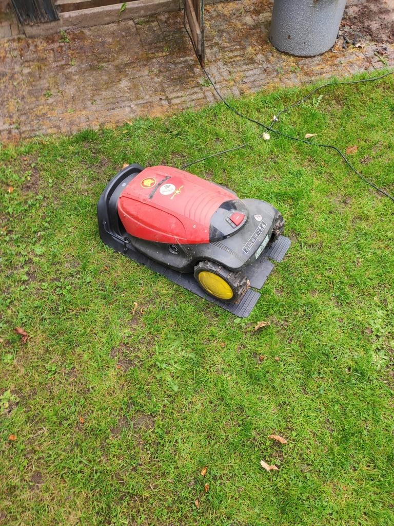 Robotmaaier rood/zwart, Tuin en Terras, Robotmaaiers, Ophalen, Gebruikt