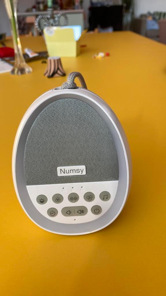 Numsy   Calm   White   Noise Machine, Kinderen en Baby's, Babyfoons, Zo goed als nieuw, 250 meter of meer, Ophalen of Verzenden
