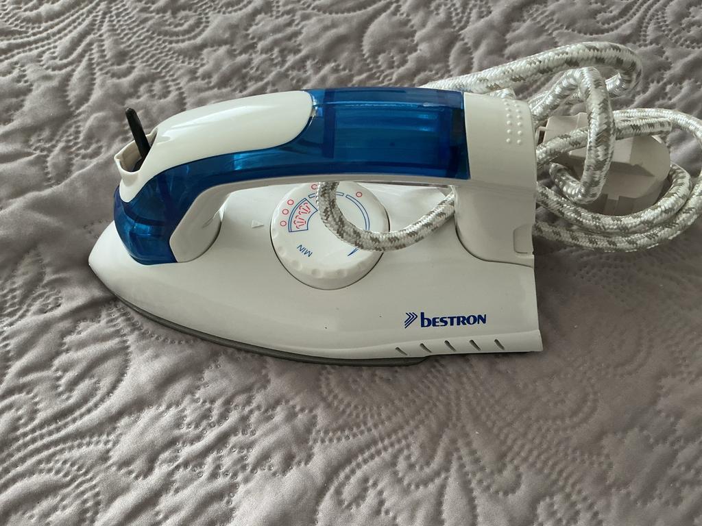 Compact Bestron Reisstrijkijzer - Ideaal voor onderweg!, Ophalen of Verzenden, Nieuw, Strijkijzer met snoer