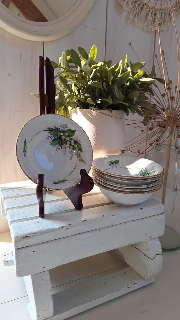 Vintage schalen set, 6 schaaltjes, porselein, lelietjes, Ophalen of Verzenden, Vintage, Nvt, Nvt