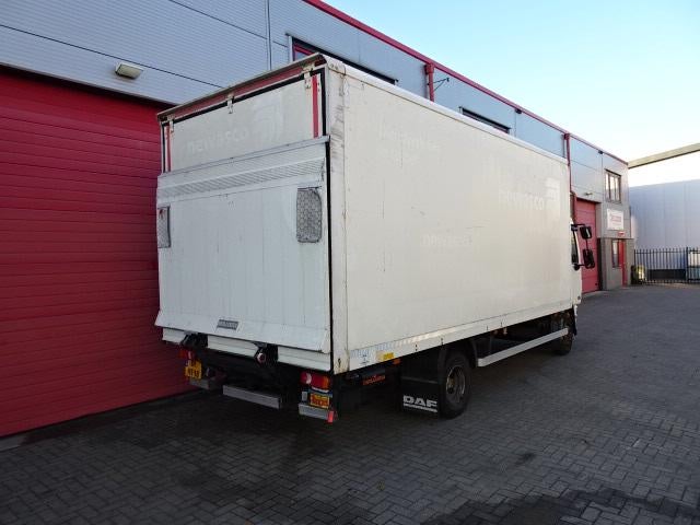 DAF FA LF45G08 daf lf 45g08 6 meterbak met laadklep, Auto's, Automaat, Euro 5, 160 pk, Wit