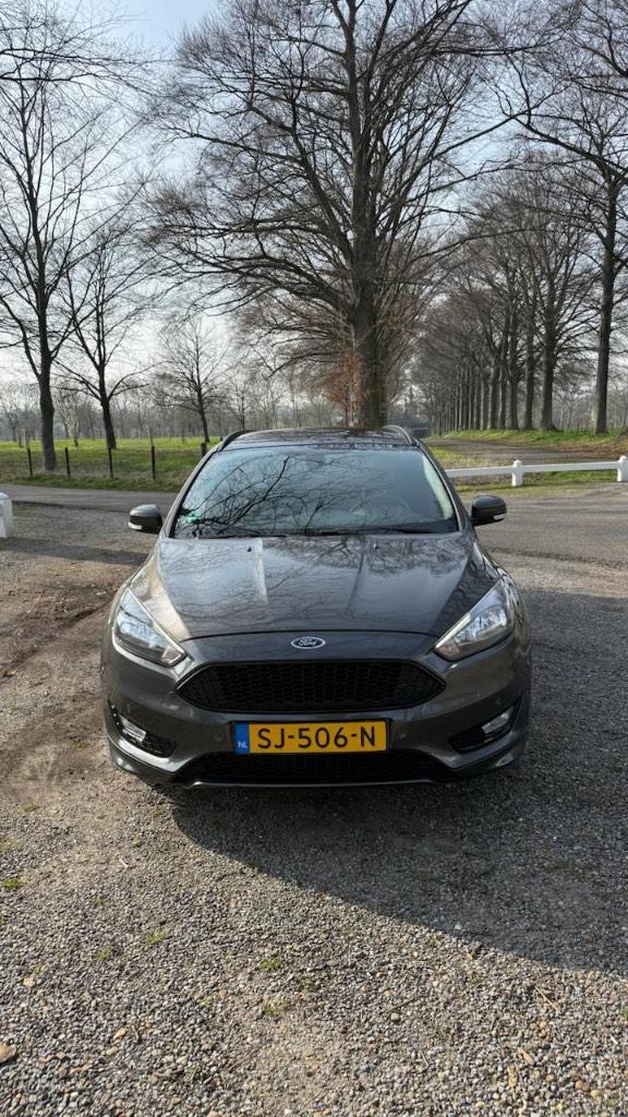Ford Focus ST line 1.0 Ecoboost 125pk 2018 Grijs, Zwart, Origineel Nederlands, Handgeschakeld, 1216 kg