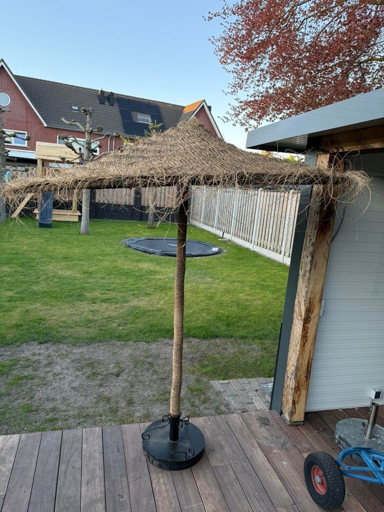 Rieten bamboo parasol, Tuin en Terras, Parasols, Ophalen, Zo goed als nieuw, Minder dan 1 meter