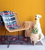 Rotan fauteuil, rieten stoel op zwarte metalen pootjes, Gebruikt, Bruin, Ophalen of Verzenden, Metaal