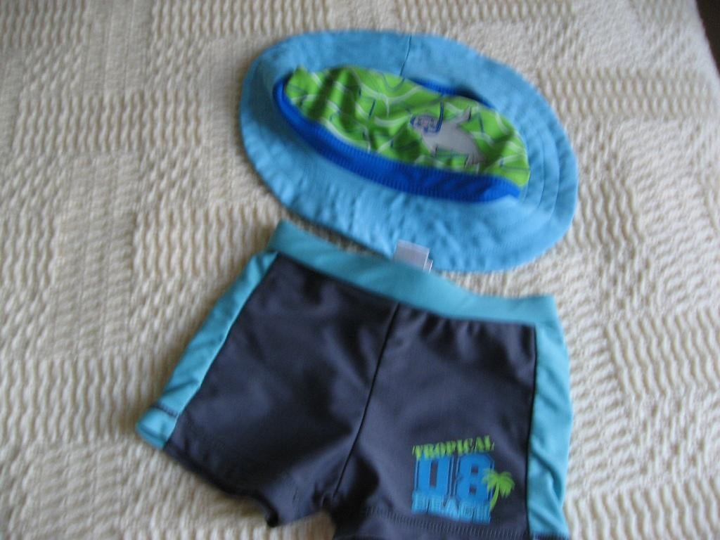 maat 98 zwembroek jongen met pet, Kinderen en Baby's, Kinderkleding | Kinder-zwemkleding, Maat 98, Ophalen of Verzenden, Zo goed als nieuw