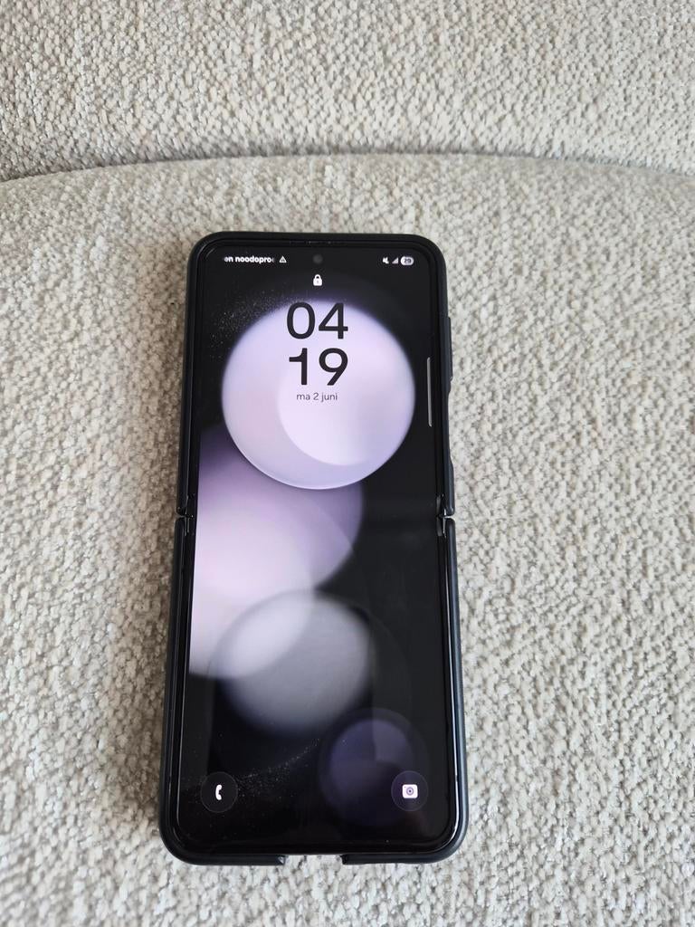 Samsung Galaxy Z Flip 5 - Zo goed als nieuw, Zwart, Touchscreen, Ophalen of Verzenden, Zo goed als nieuw