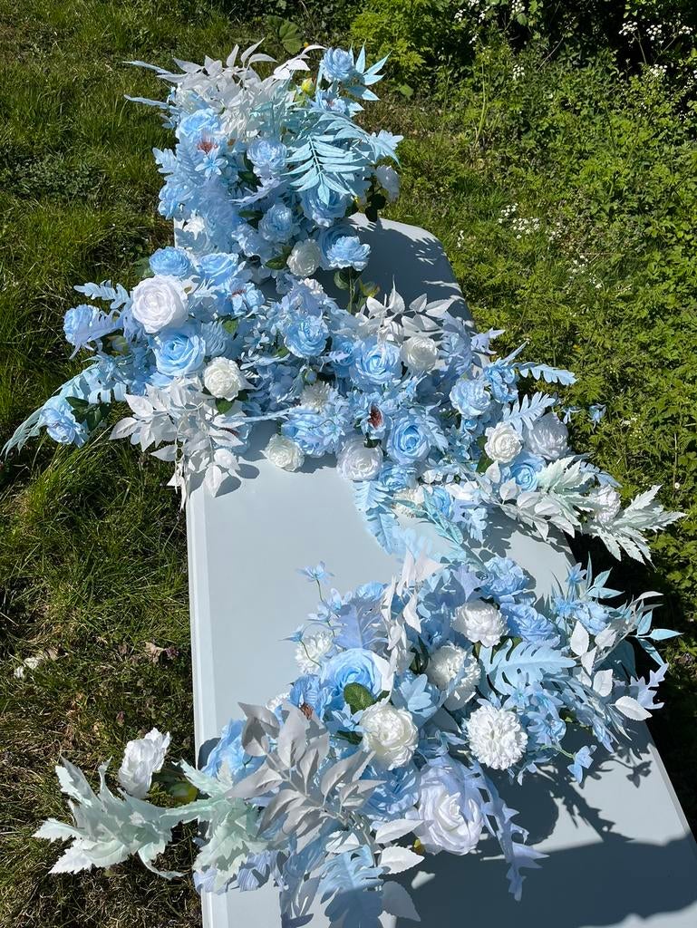 Blauwe bloemstukken te koop, Hobby en Vrije tijd, Feestartikelen | Verhuur, Ophalen, Zo goed als nieuw, Geboorte of Huwelijk