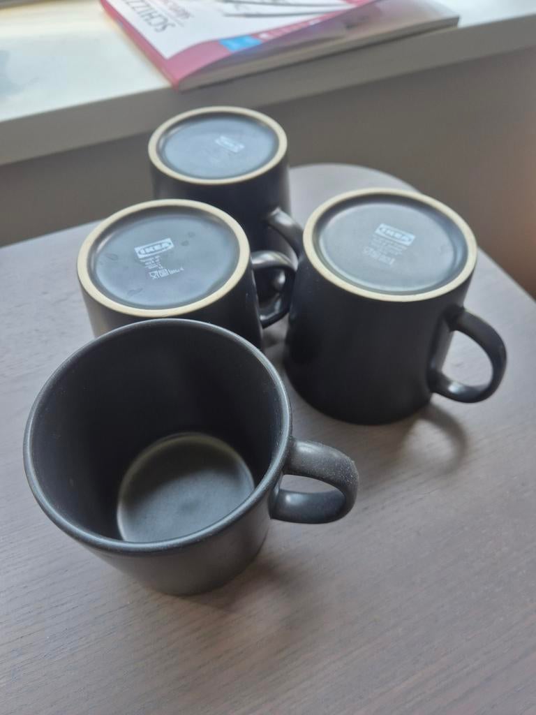 Set van 4 IKEA FÄRGRIK mokken, donkergrijs, Ophalen, Zo goed als nieuw, Effen, Kop(pen) en/of Schotel(s)