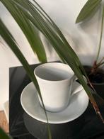 Witte porseleinen kop en schotel espresso arzberg tric, Ophalen of Verzenden, Zo goed als nieuw, Effen, Kop(pen) en/of Schotel(s)