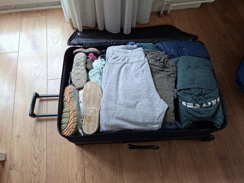 3 koffers jongens en meisjes kleding maat 110 tm 176, Ophalen, Gebruikt, Maat 110