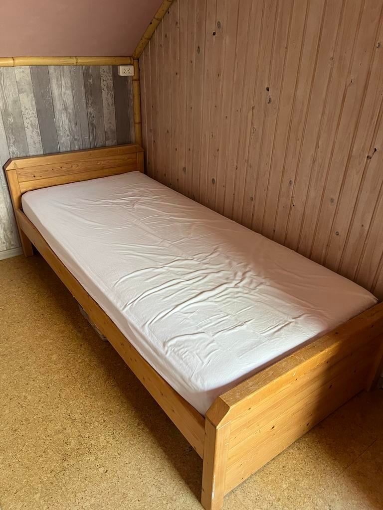 Grenen eenpersoonsbed, Huis en Inrichting, Slaapkamer | Bedden, Ophalen, Gebruikt, 90 cm, Eenpersoons