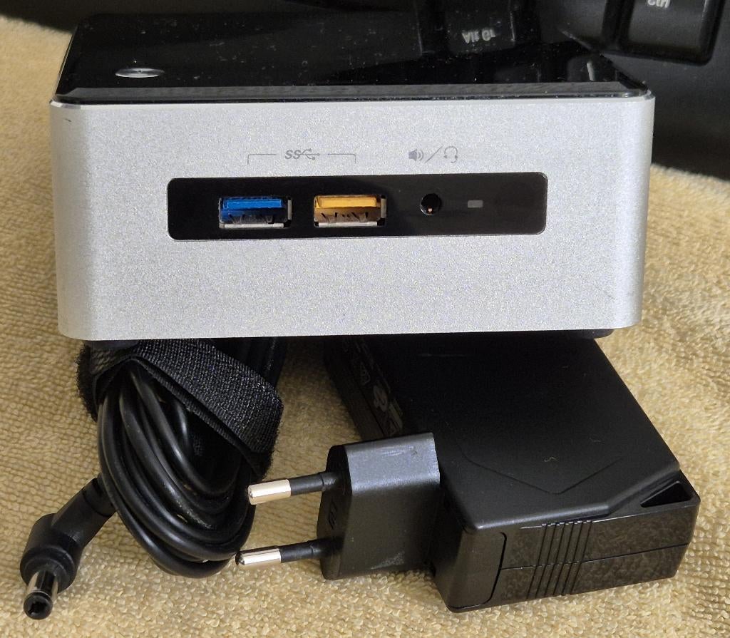 Superzuinige Compacte Intel Nuc Incl Win11 Wi-Fi Geüpdatet, Computers en Software, Desktop Pc's, Gebruikt, 4 Ghz of meer, SSD