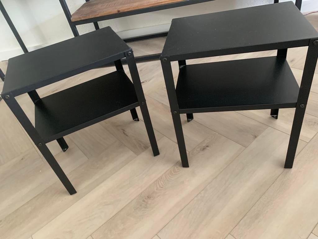 2x IKEA Knarrevik Nachtkastje/Bijzettafel Zwart, Ophalen, Gebruikt, Minder dan 45 cm, Metaal of Aluminium