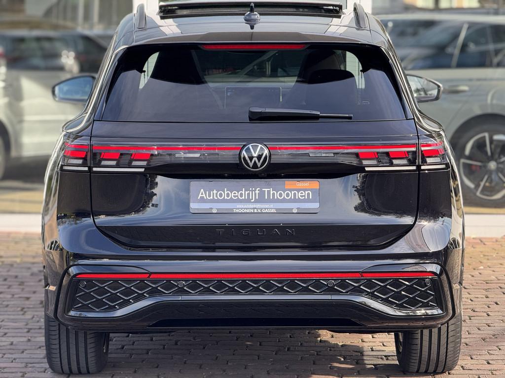 Volkswagen Tiguan 1.5 eTSI R-Line Edition | 360 camera | M, Auto's, Volkswagen, 4 cilinders, 150 pk, Zwart, Bedrijf