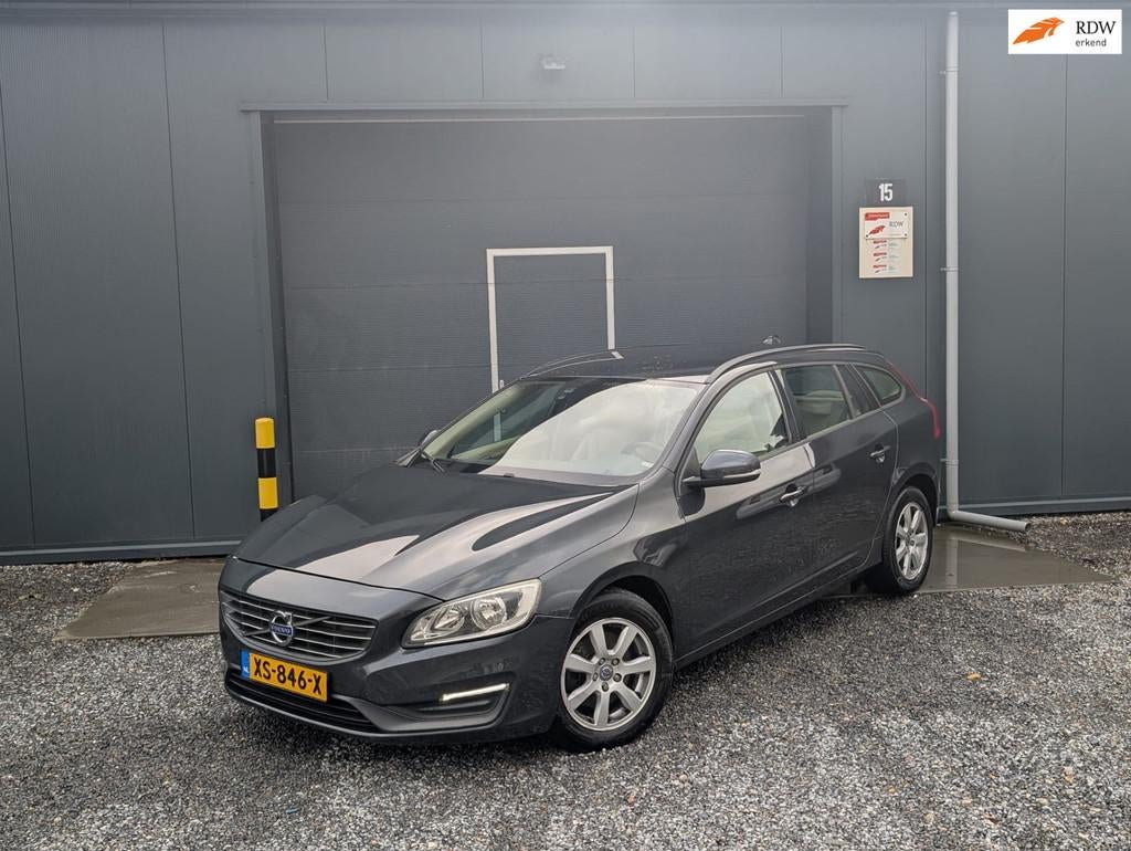 Volvo V60 1.6 D2 R-Design Leder Airco Automaat, Auto's, Volvo, Euro 5, Gebruikt, Beige, 4 cilinders