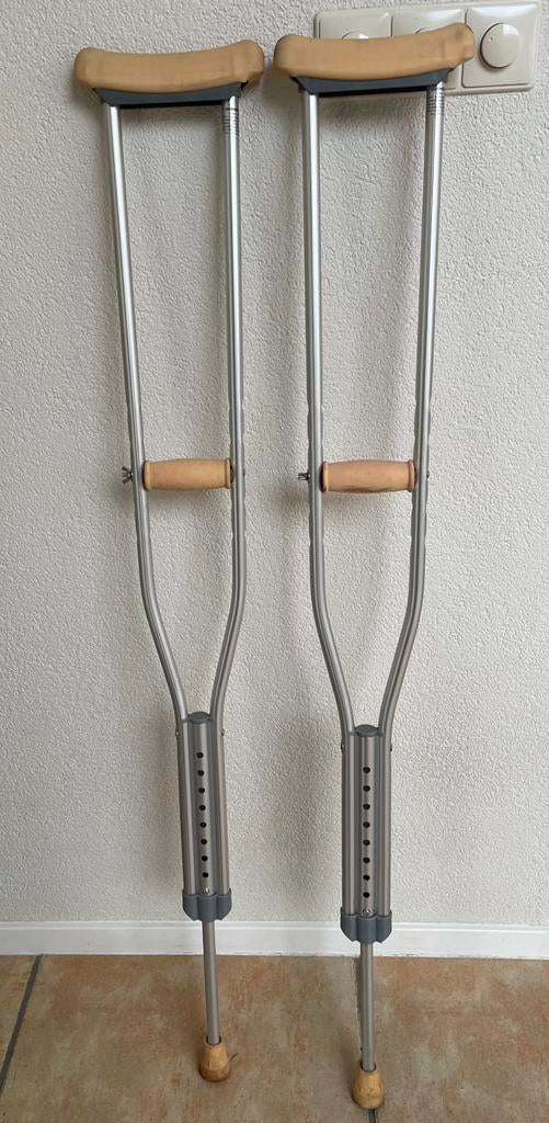 Oksel loopkrukken gratis ophalen Roosendaal, Diversen, Loopkrukken, Ophalen, In hoogte verstelbaar, Zo goed als nieuw