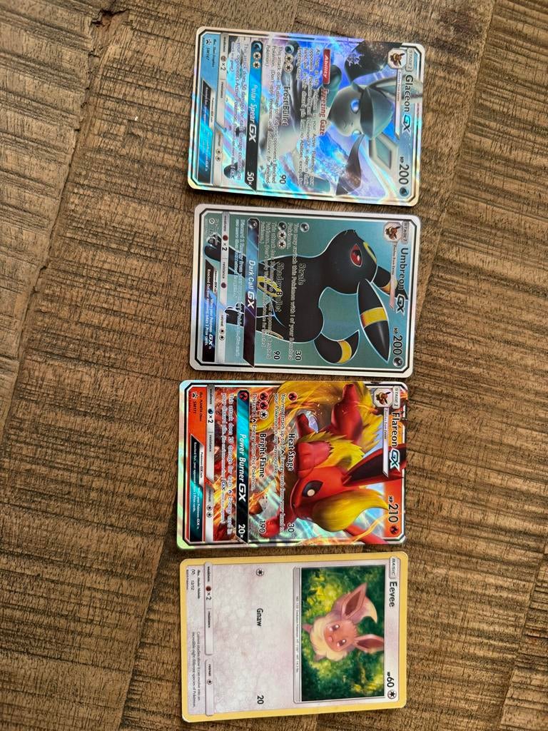 Pokémon kaarten: Eevee, Glaceon, Umbreon, Flareon GX, Ophalen of Verzenden, Zo goed als nieuw, Meerdere kaarten, Foil