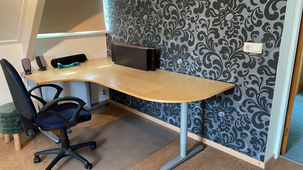 Bureau, Ophalen, In hoogte verstelbaar, Zo goed als nieuw