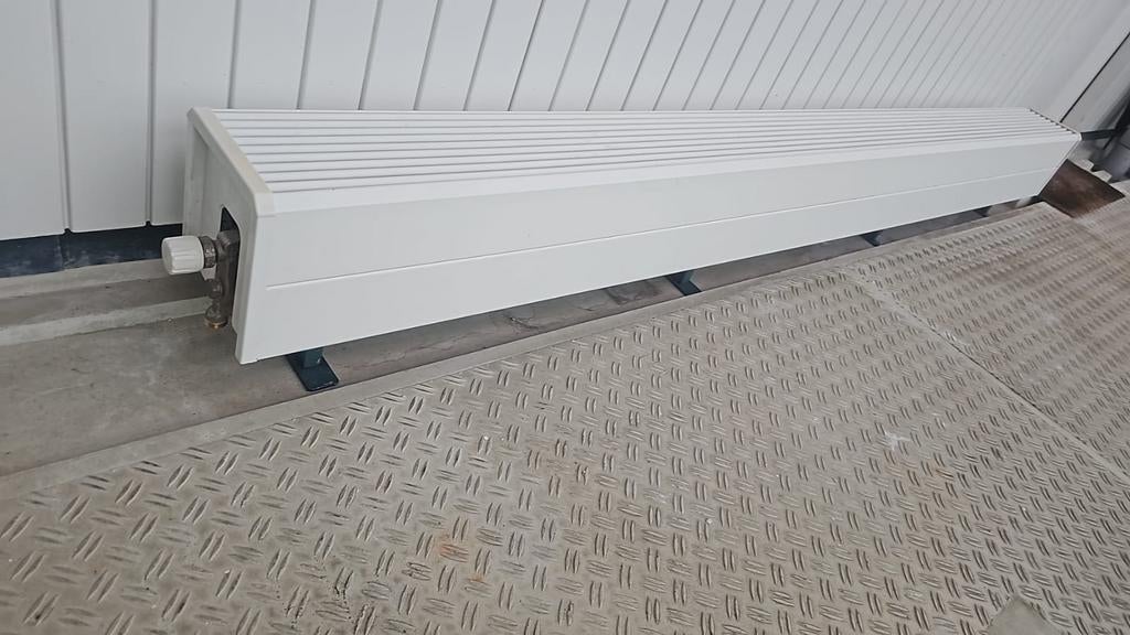 Radiator 240 cm, Ophalen of Verzenden, 150 cm of meer, Radiator, 30 tot 80 cm