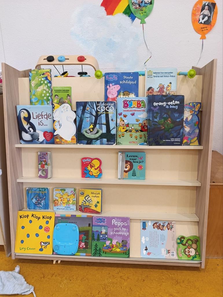 Grote boekenkast kinderopvang/school, Ophalen, Gebruikt, 100 tot 150 cm, 75 cm of meer