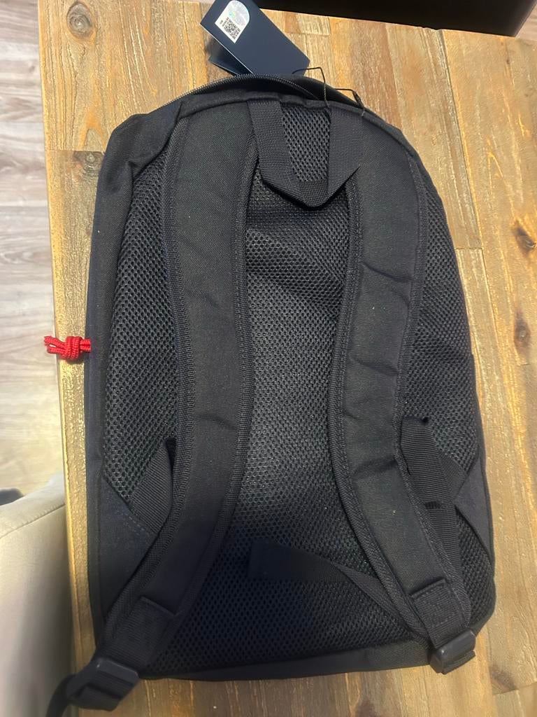 Red Bull Racing rugzak + cap, 25 tot 40 cm, Nieuw, Ophalen of Verzenden, Overige merken