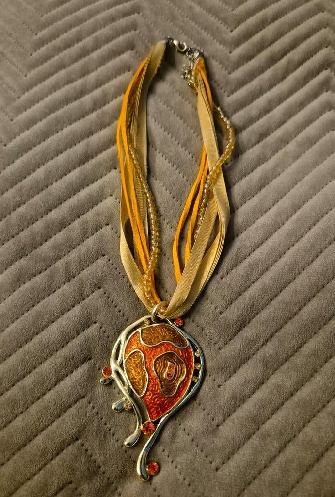 Ketting met rode hanger (nieuw), Sieraden, Tassen en Uiterlijk, Kettingen, Nieuw, Ophalen of Verzenden, Rood, Overige materialen