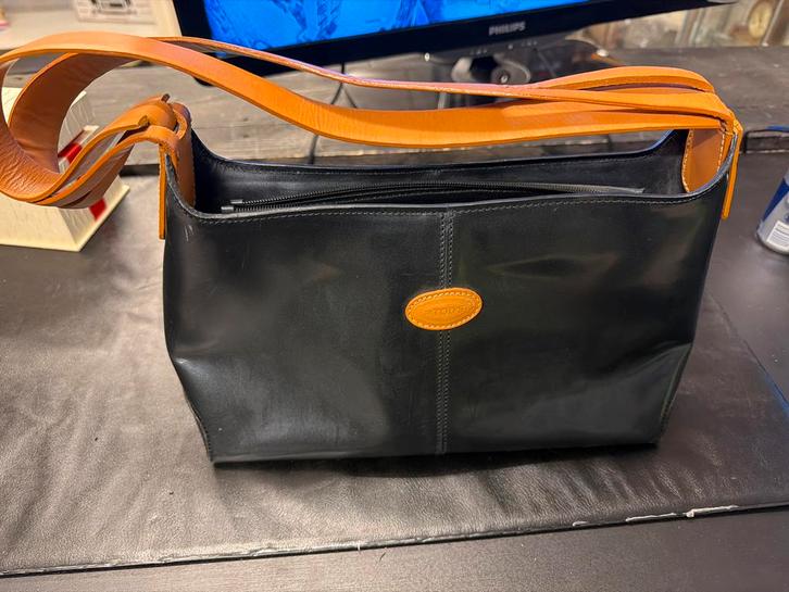 Tod's Schoudertas Zwart Leer met Bruine Band, Sieraden, Tassen en Uiterlijk, Tassen | Damestassen, Zo goed als nieuw, Schoudertasje