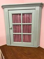 Leuk hoekkastje met gordijntje, Huis en Inrichting, Kasten | Buffetkasten, Ophalen, Met plank(en), Minder dan 50 cm, Gebruikt