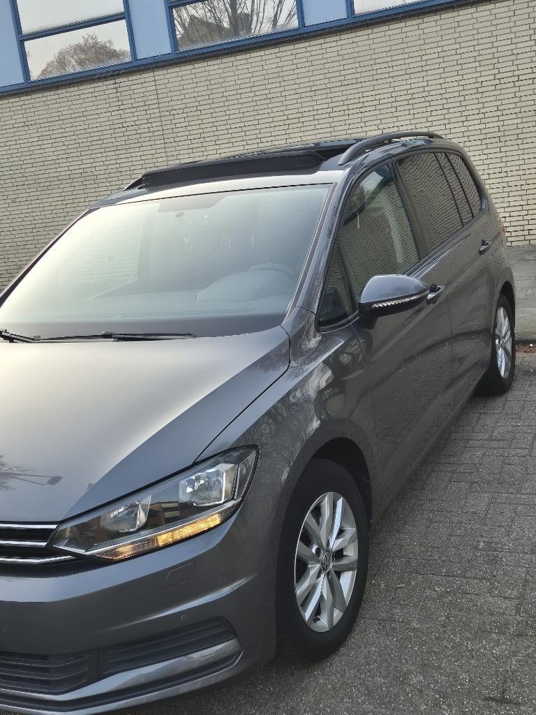 VW Touran Pano.dak,automa. 1.4 TSI150PK 7-zits-DSG 2016Grijs, Stof, 4 cilinders, 7 stoelen, Particulier