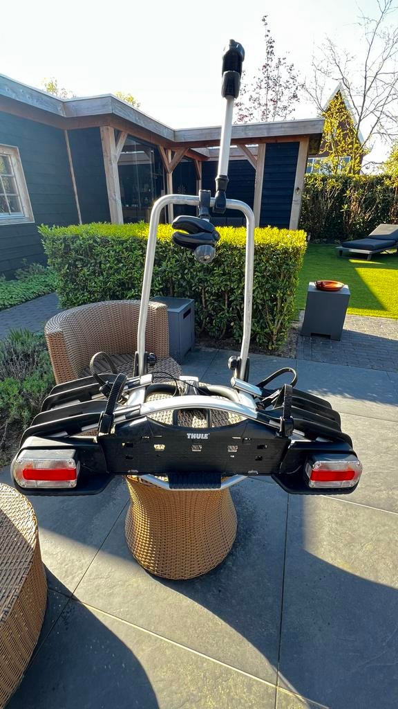 Thule EuroWay G2 921 fietsendrager voor 2 fietsen, Auto diversen, Fietsendragers, Gebruikt, Trekhaakdrager, 2 fietsen, Ophalen of Verzenden