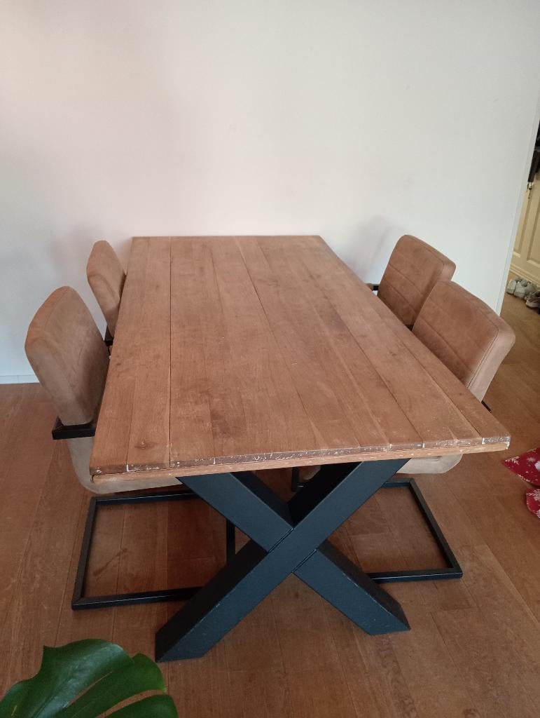 Moderne eettafel van oude kerkbanken, Huis en Inrichting, Ophalen, Gebruikt, Overige materialen, 50 tot 100 cm
