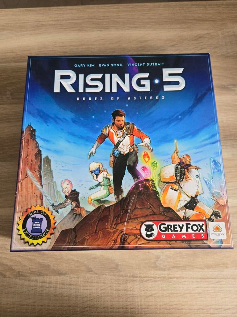 Rising 5: Runes of Asteros - Nieuw Coöperatief Bordspel, Vijf spelers of meer, Ophalen of Verzenden, Nieuw, Grey Fox Games
