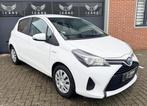 Toyota Yaris 1.5 Hybrid Navigatie Camera 2e eigenaar, Gebruikt, 4 cilinders, Met garantie (alle), Origineel Nederlands