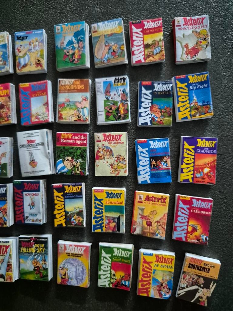 Asterix en Obelix - 41x mini poppenhuis boekjes, Verzamelen, Ophalen of Verzenden, Asterix en Obelix, Zo goed als nieuw, Beeldje of Figuurtje