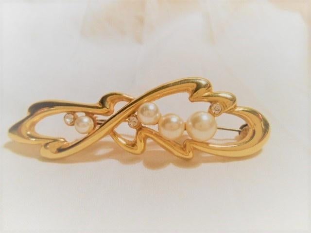 Prachtige grote goudkleurige parel broche, Overige materialen, Met kristal, Ophalen of Verzenden, Zo goed als nieuw