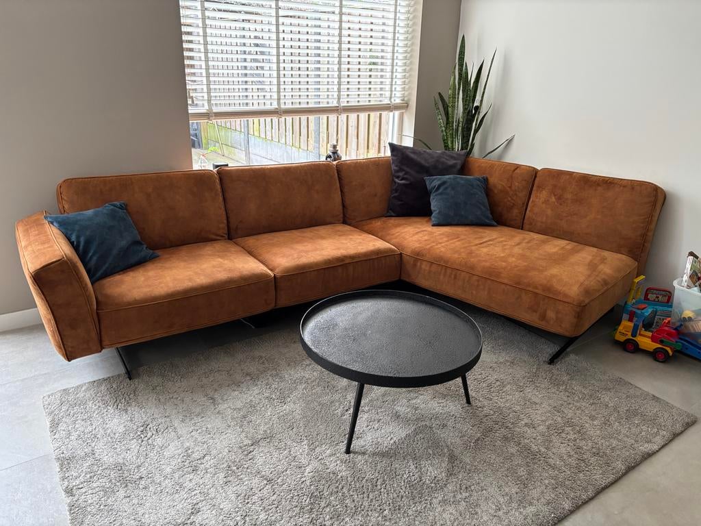 Montel Hoekbank in Cognacbruin Stof, 100 tot 125 cm, Hoekbank, 300 cm of meer, Ophalen of Verzenden