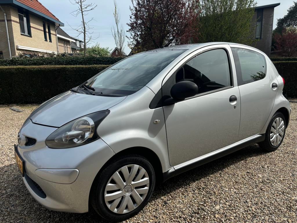 Toyota Aygo 1.0 12V Vvt-i 5DRS 2007 | NAP | NIEUWE APK |, Voorwielaandrijving, Stof, 4 stoelen, 68 pk