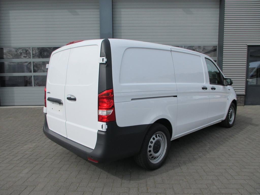 Mercedes-Benz Vito E vito 112 L2 66 kWh snelladen SoH 97,5 %, Automaat, Gebruikt, 116 pk, Wit