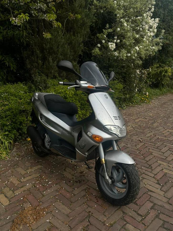 Gilera Runner 125cc 2T A1 Nederlandse Plaat, Fietsen en Brommers, Scooters | Piaggio, Zo goed als nieuw, Zip, Benzine, Ophalen of Verzenden