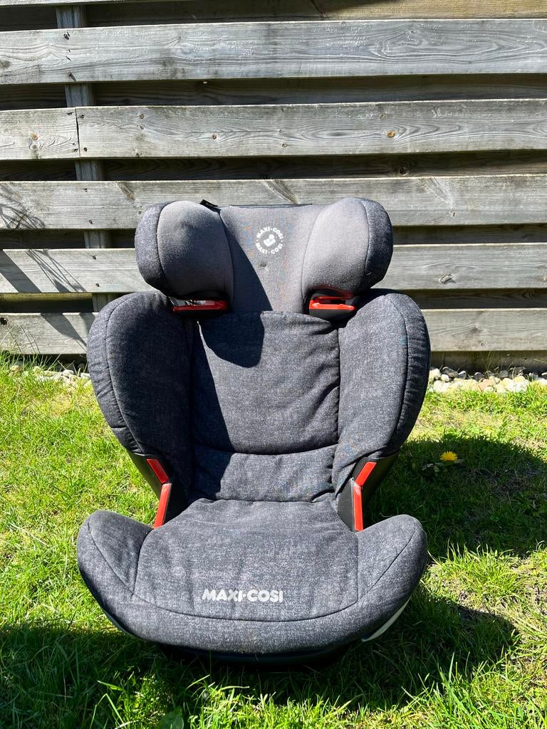 Maxi Cosi Autostoel Zwart - Comfortabel en Veilig, Ophalen, Verstelbare rugleuning, 9 t/m 18 kg, Maxi-Cosi